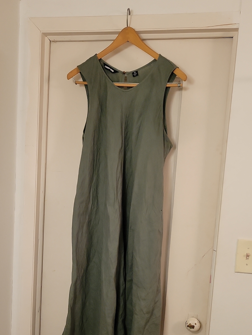 Sleeveless Linen Shiftdress in Sage